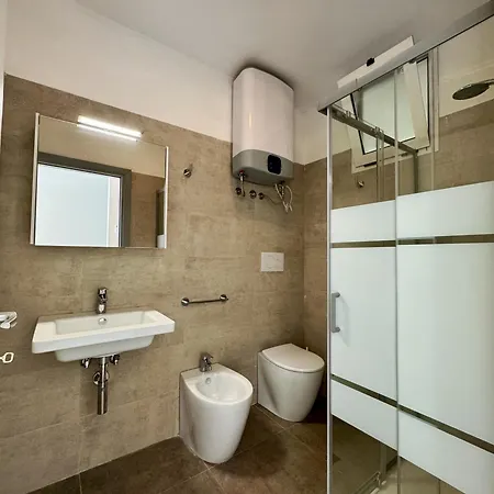 Pinewood Apartment *